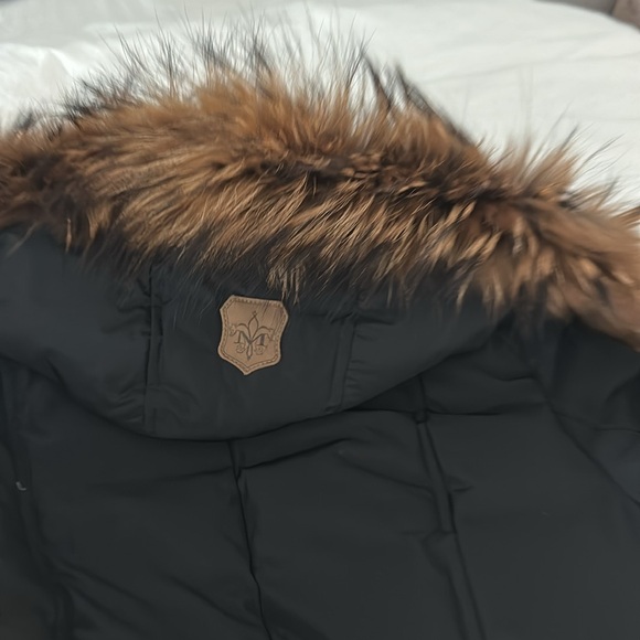 Worn twice black Mackage w gorgeous fur collar - Picture 5 of 6